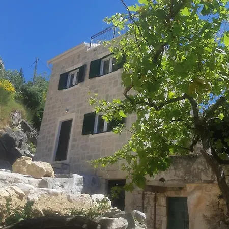 Villa Vila Omis Tice