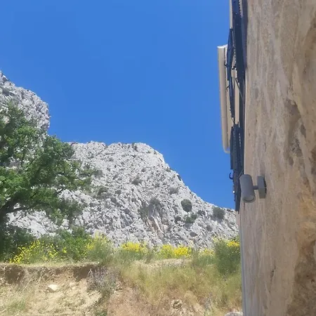 Vila Omis Villa