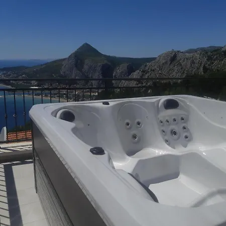 Vila Omis * Tice