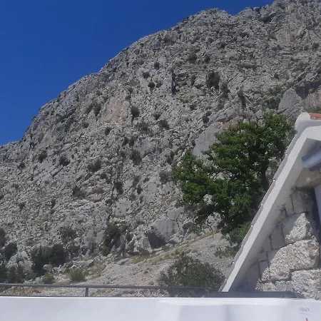 Vila Omis * Tice